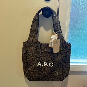 APC Tote